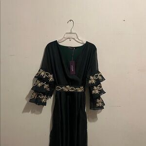 Elegant green and Gold Embellished Dress from Saudi Arabia size 2